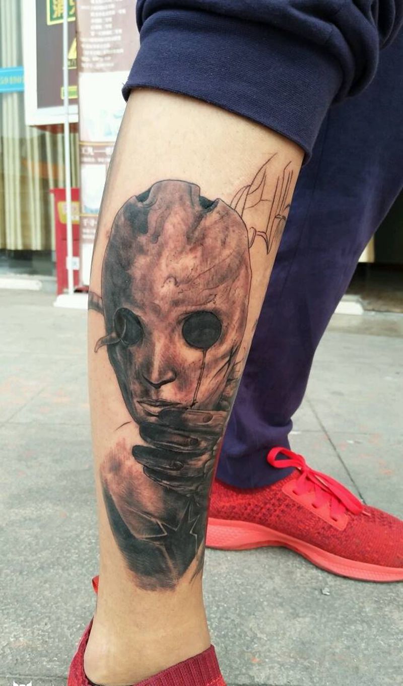 暗黑纹身图片_腿部欧美肖像写实人物纹身图案
