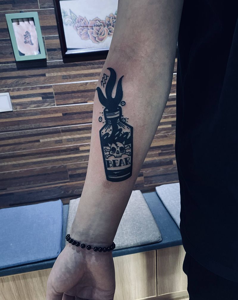 瓶纹身图片_手臂纹身图案