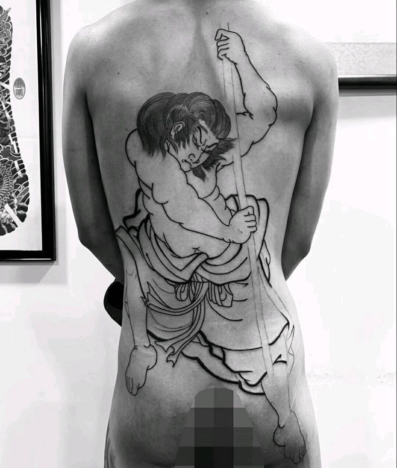 九纹龙史进纹身图片_臀部背部老传统纹身图案