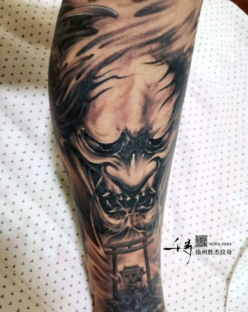 新传统小腿班若纹身图片_腿部新传统纹身图案