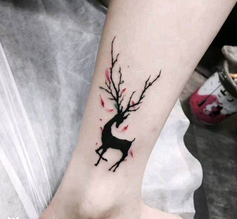 小鹿纹身图片
