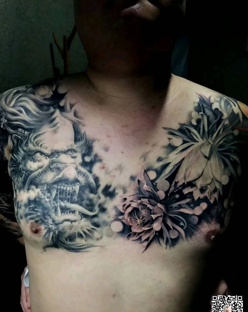 昙花纹身图片_胸部欧美写实纹身图案