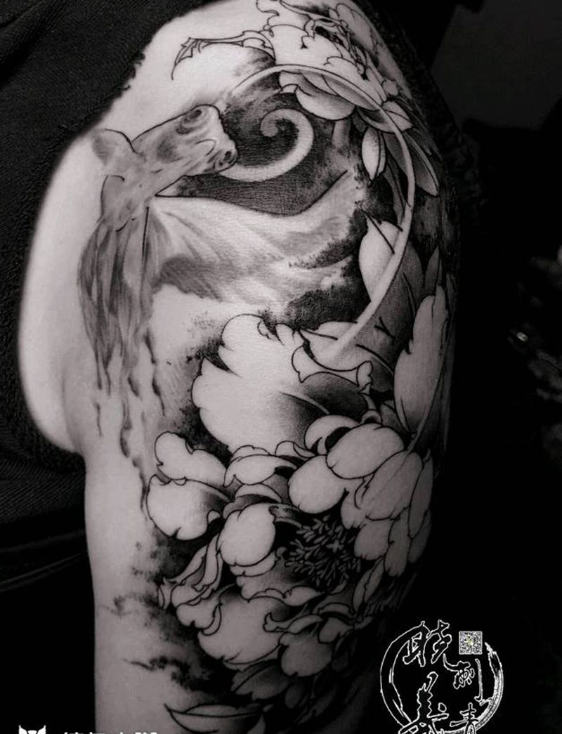 牡丹纹身图片_肩部新传统纹身图案