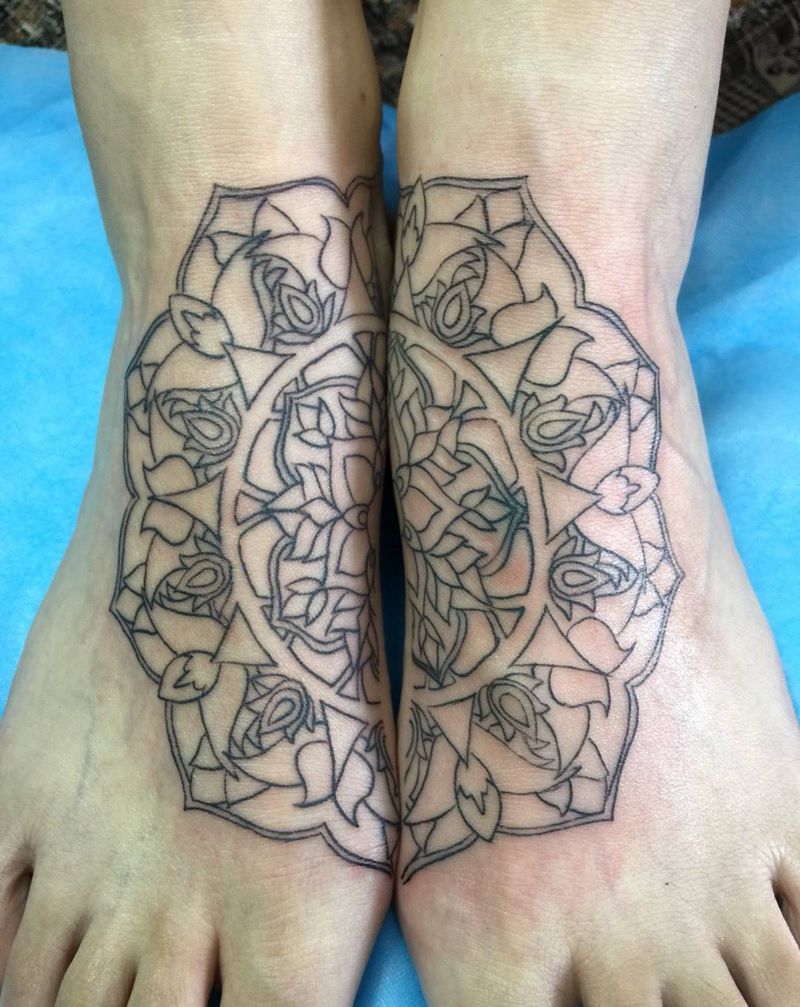 曼陀罗纹身图片_成品脚部传统几何纹身图案