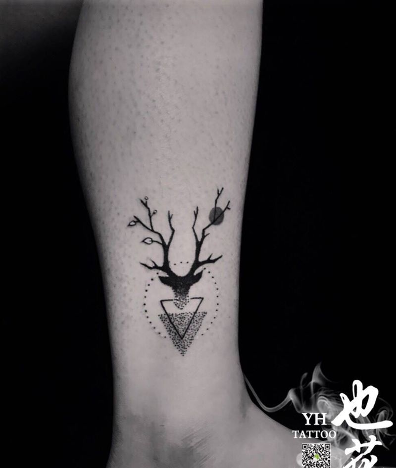 麋鹿纹身图片_成品腿部脚部清新几何动物贴纸静物纹身图案