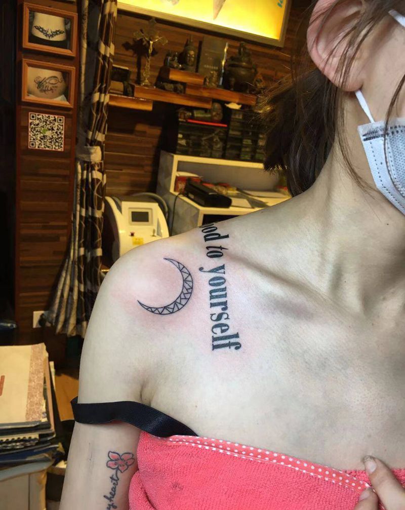 小图纹身图片_肩部纹身图案