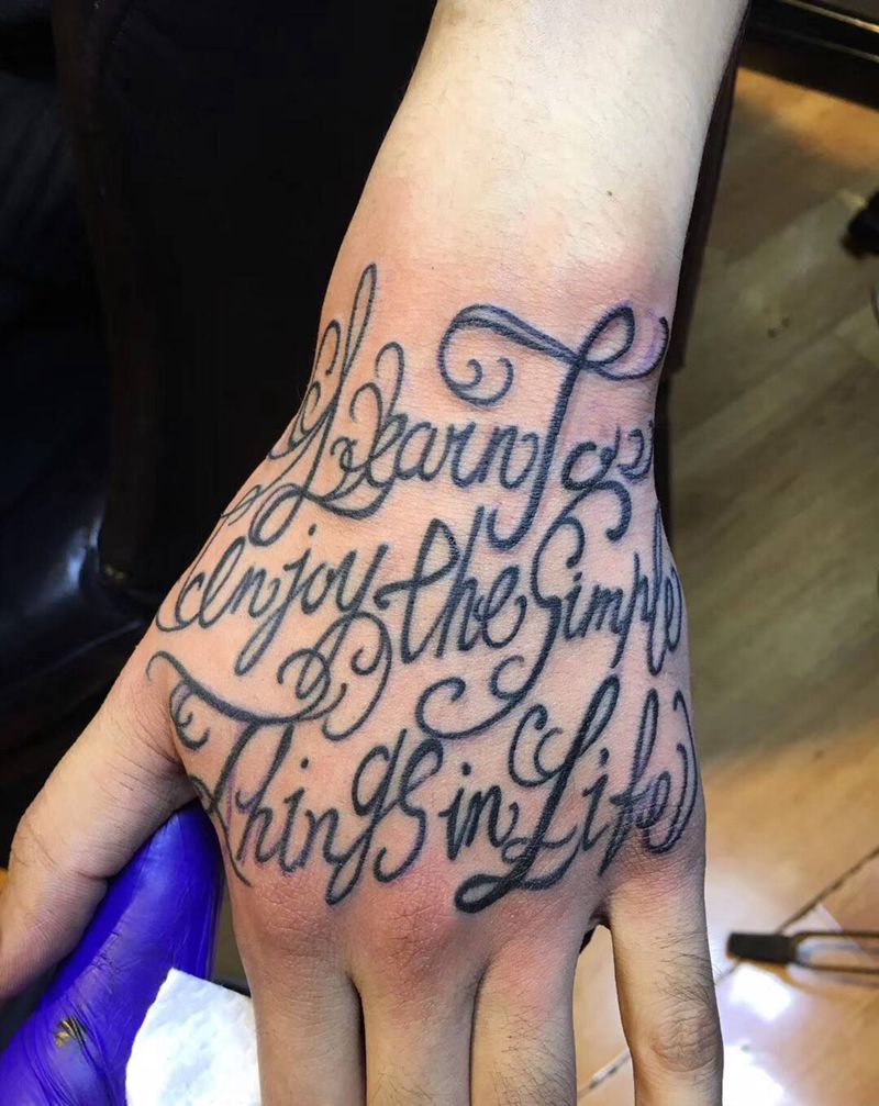 字母纹身图片_手部纹身图案