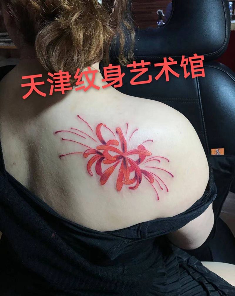 彼岸花纹身图片_肩部纹身图案