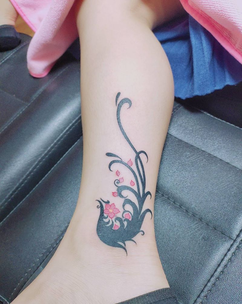 图腾凤凰纹身图片_脚部纹身图案