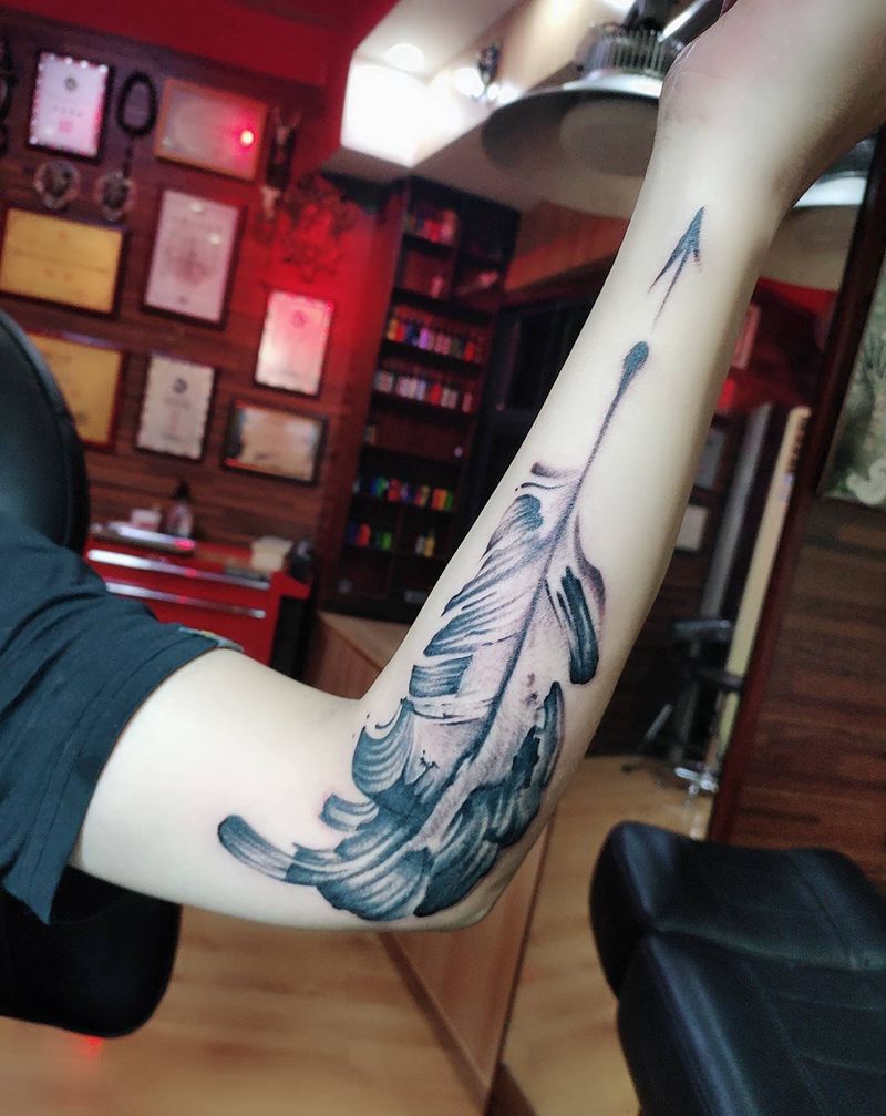 羽毛纹身图片_手臂纹身图案