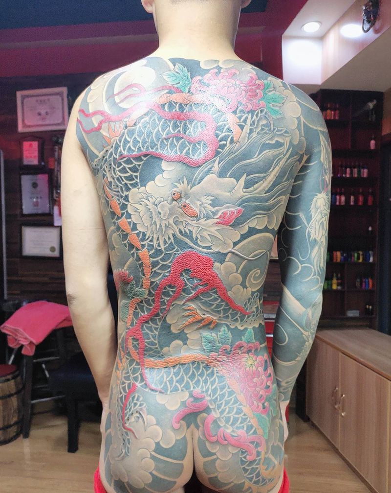 满背纹身图片_背部纹身图案