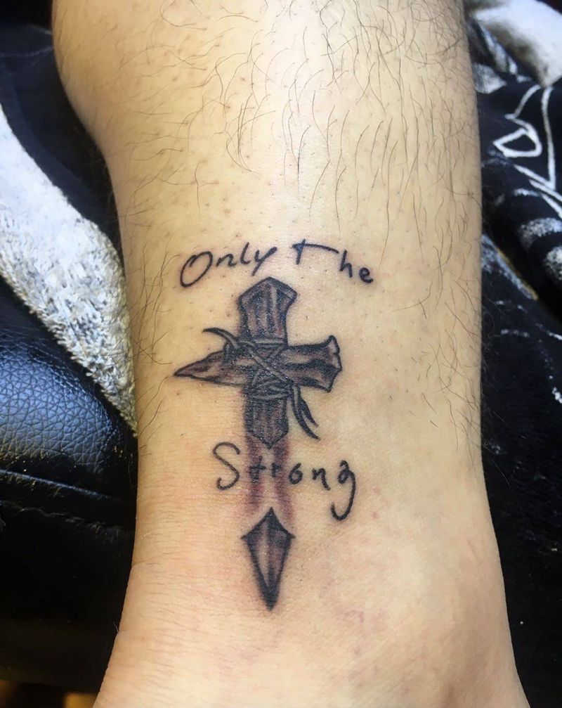 十字架纹身图片