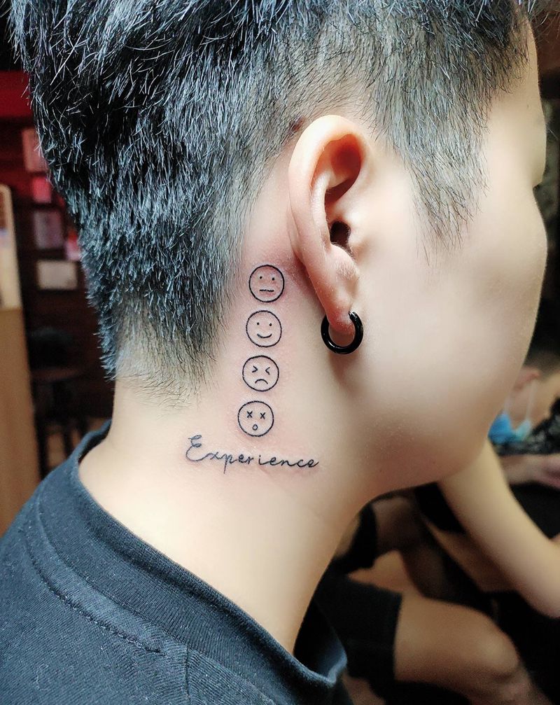 笑脸纹身图片_颈部纹身图案