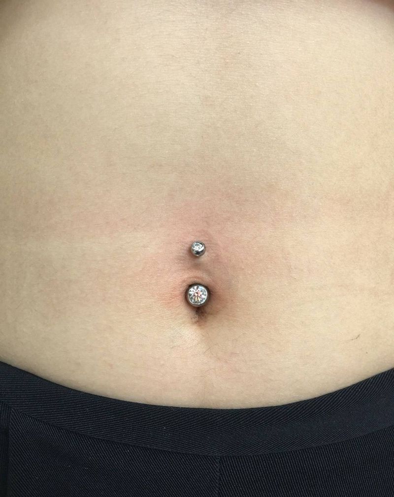 脐钉纹身图片