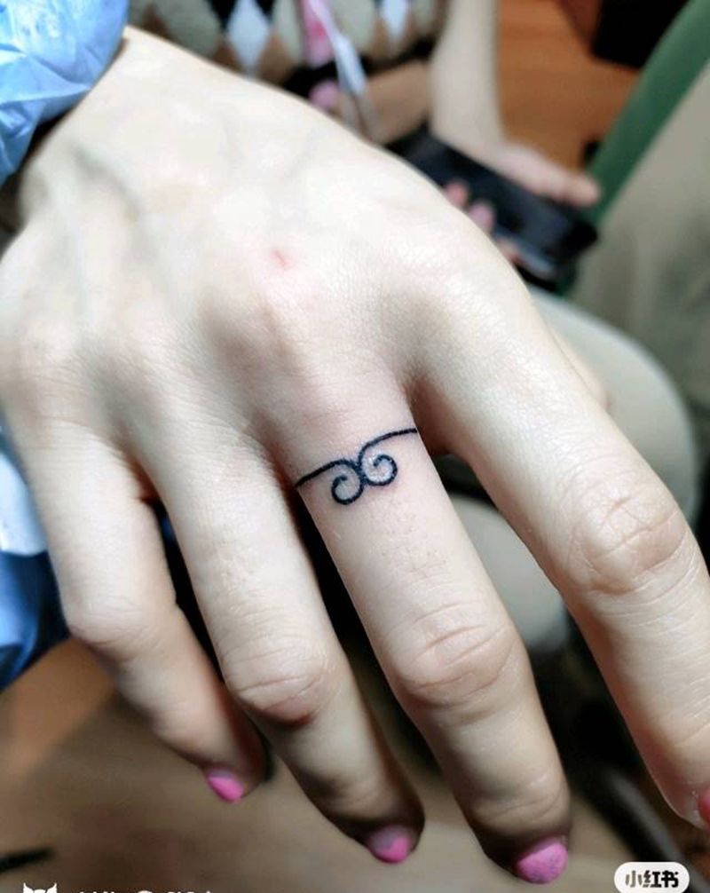 小清新纹身图片_胸部纹身图案