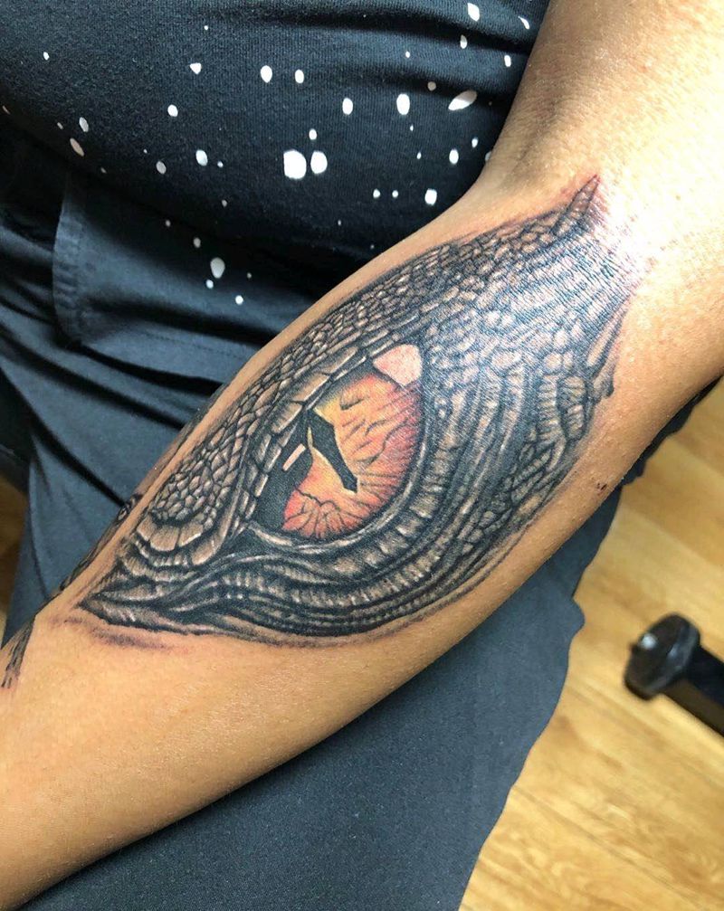 眼镜纹身图片_手臂纹身图案