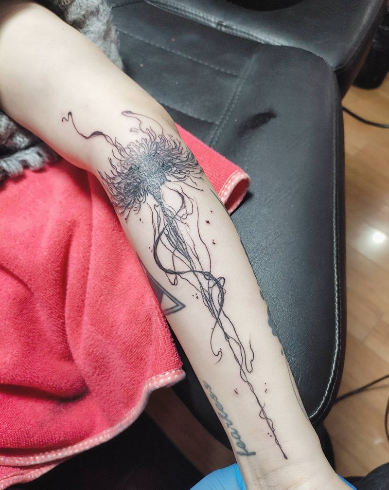 彼岸花纹身图片_手臂纹身图案