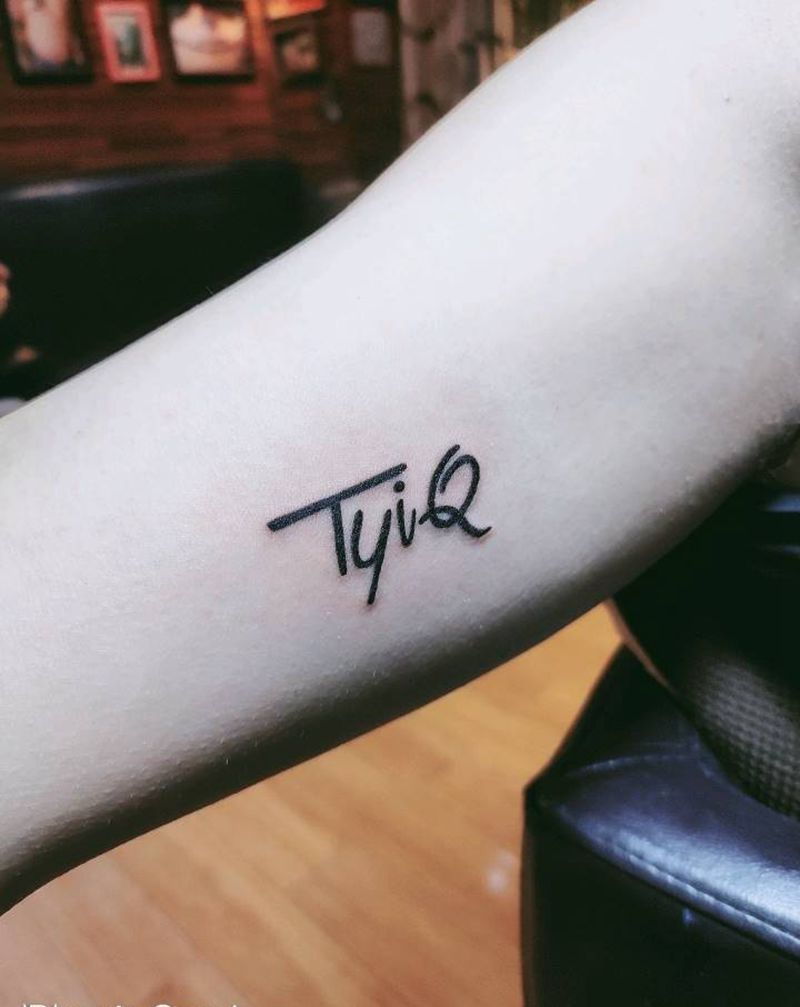 字母纹身图片_手臂纹身图案