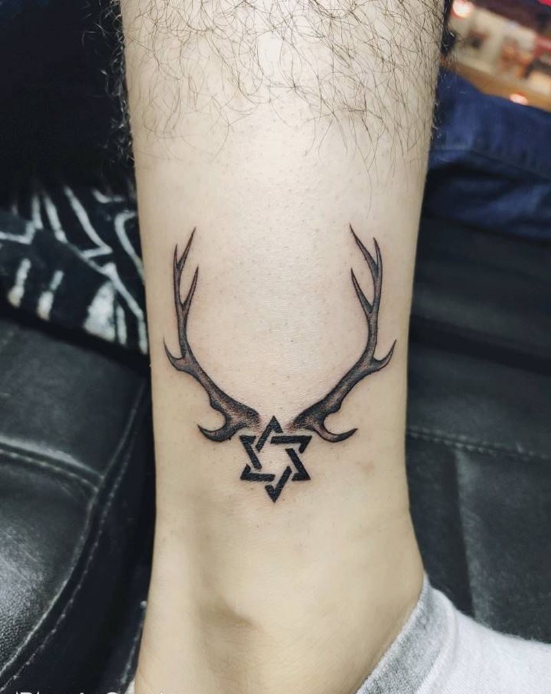 鹿纹身图片_脚部纹身图案