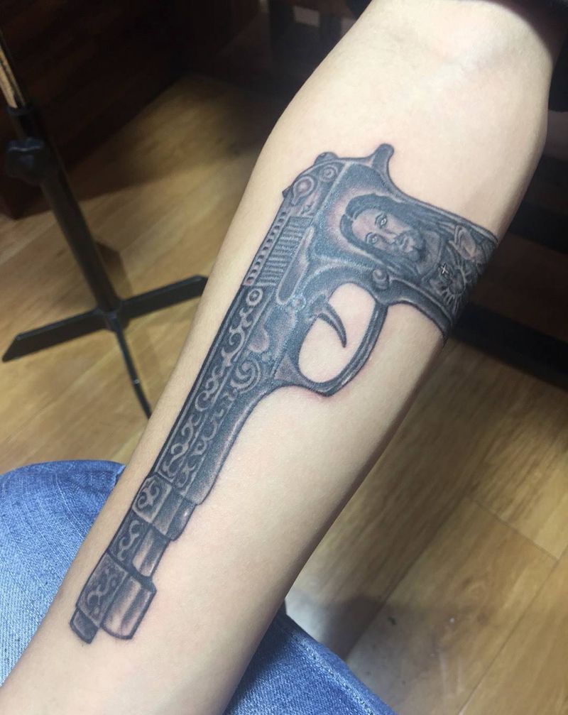 枪纹身图片