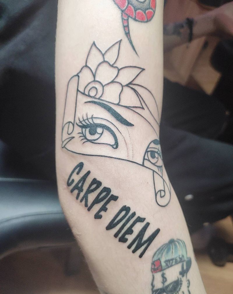 鹿纹身图片_脚部纹身图案