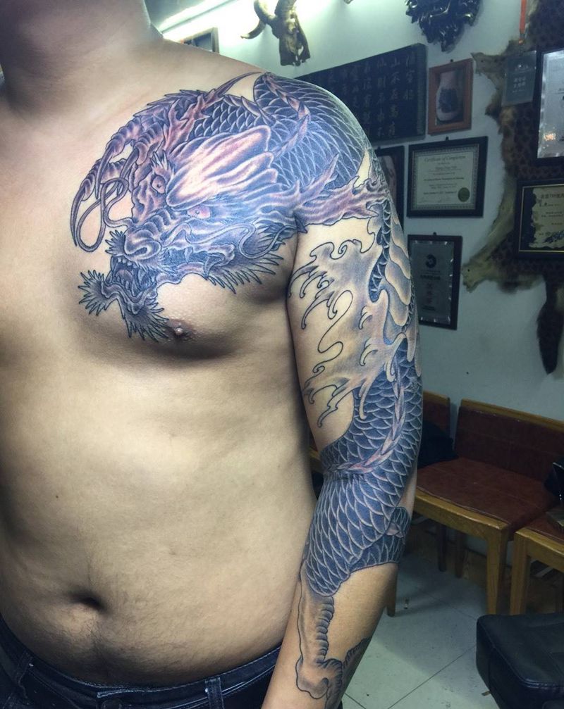 过肩龙纹身图片