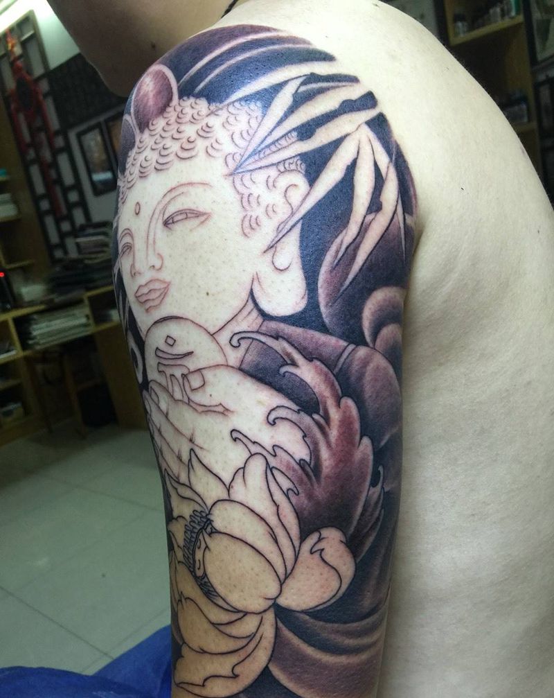 上色进行中纹身图片