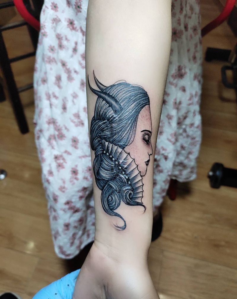 美女纹身图片_手臂纹身图案