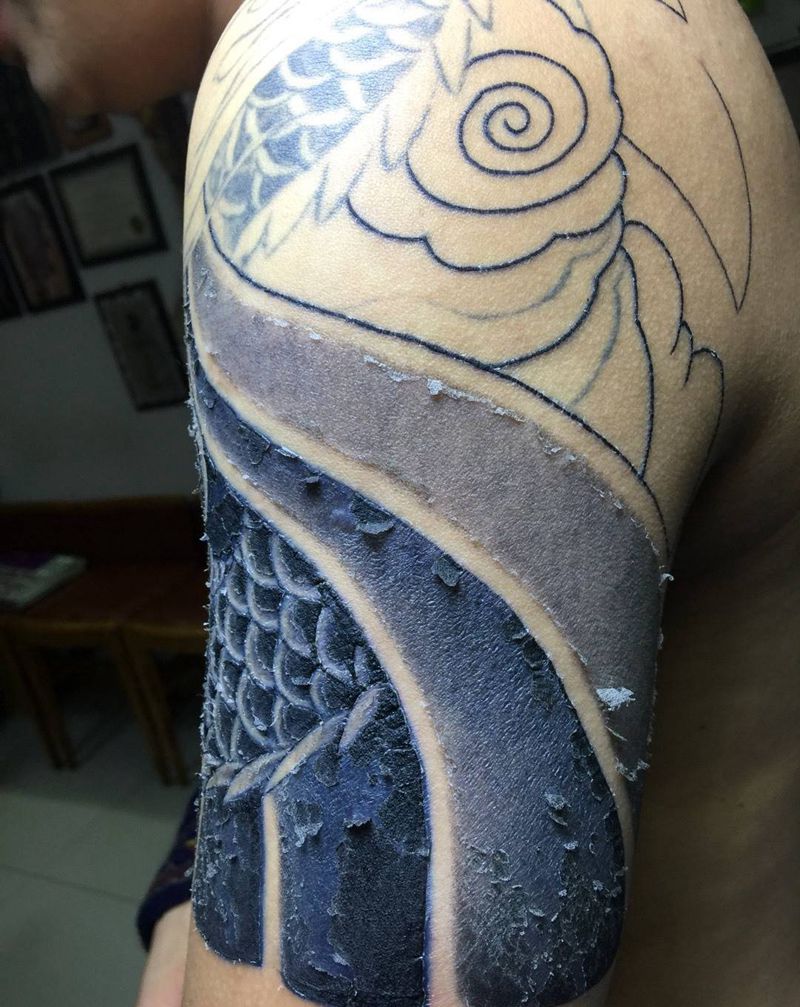 脱皮中纹身图片