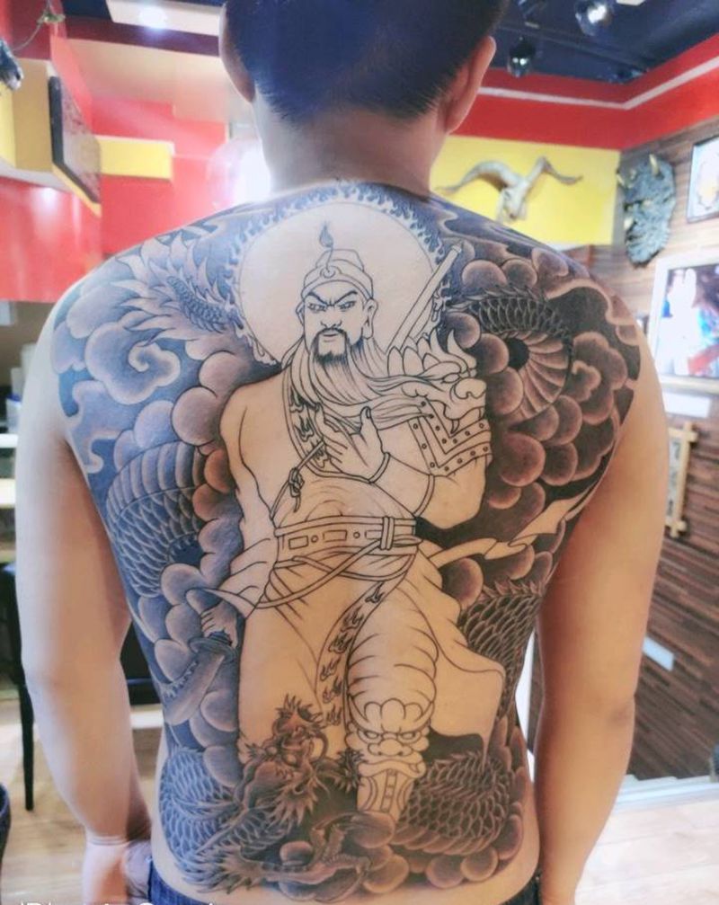 关公纹身图片_背部纹身图案