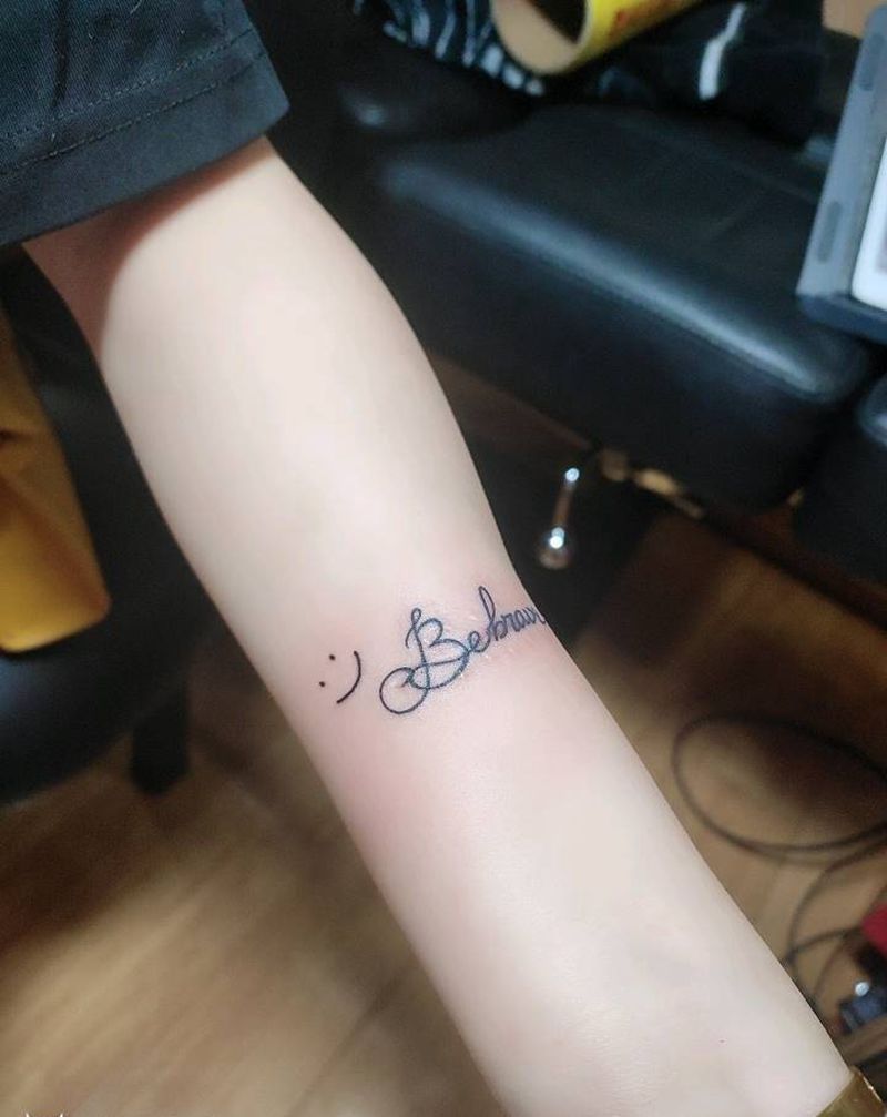 字母纹身图片_手臂纹身图案