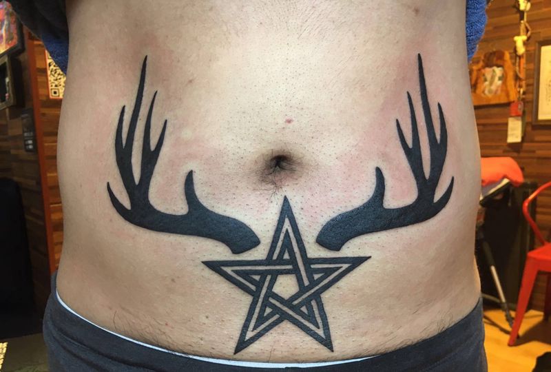 鹿角纹身图片