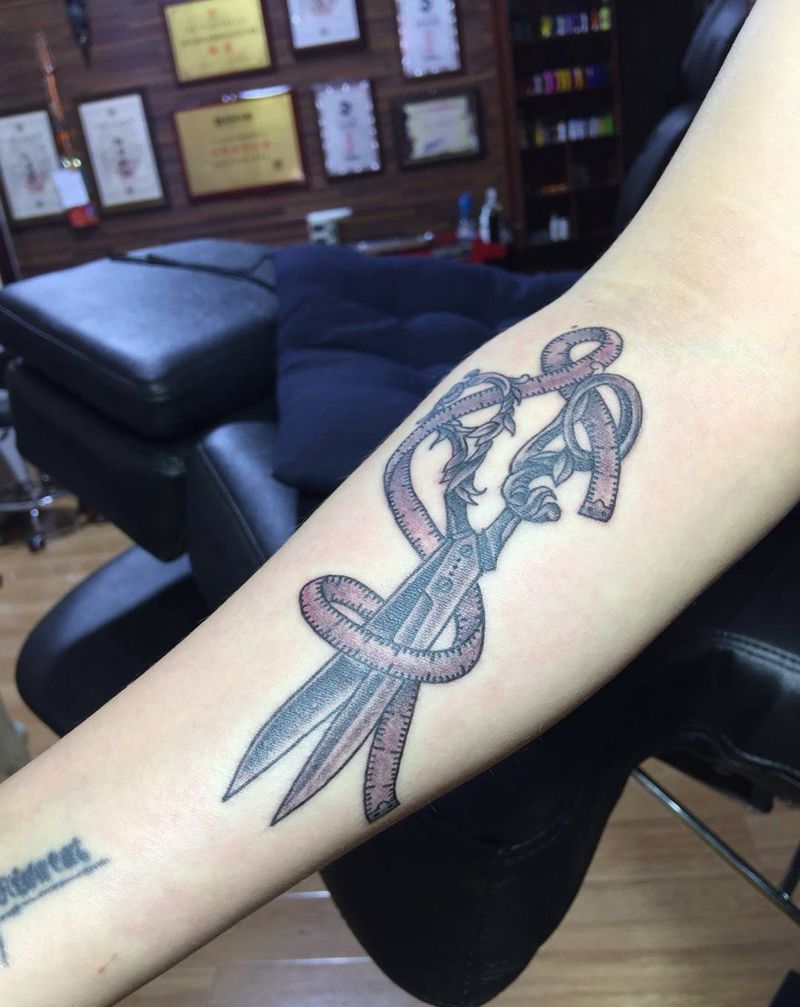 剪刀纹身图片