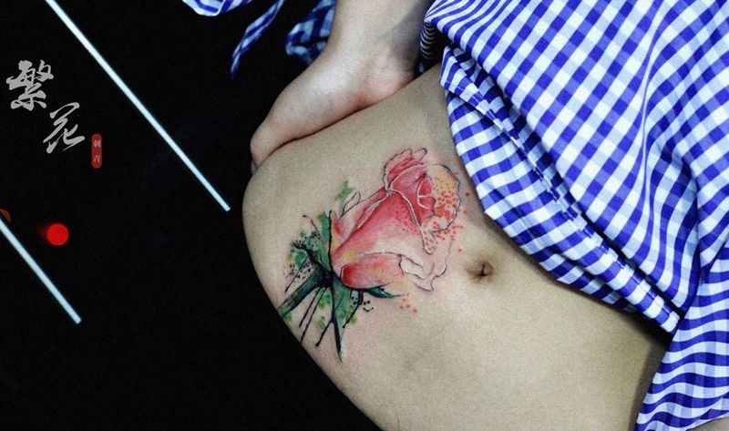 腹部伤疤遮盖修改水墨花纹身图片_成品手稿腹部腰部欧美清新几何静物植物纹身图案