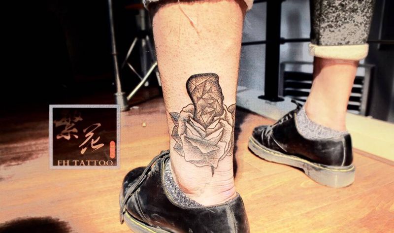 旧图遮盖纹身图片_手稿成品腿部欧美植物纹身图案