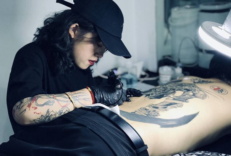 满背纹身图片_背部纹身图案