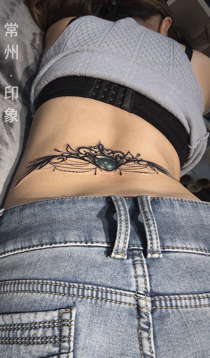 宝石之花纹身图片_腿部欧美写实新传统纹身图案