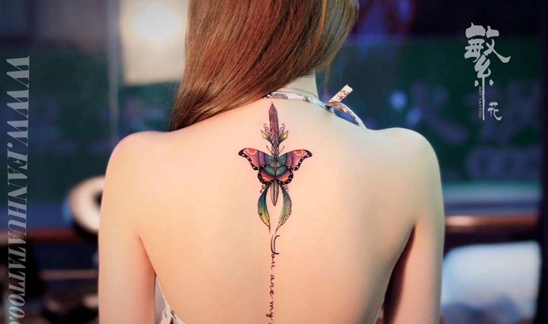 脊柱梵文纹身图片_成品背部欧美字符动物纹身图案