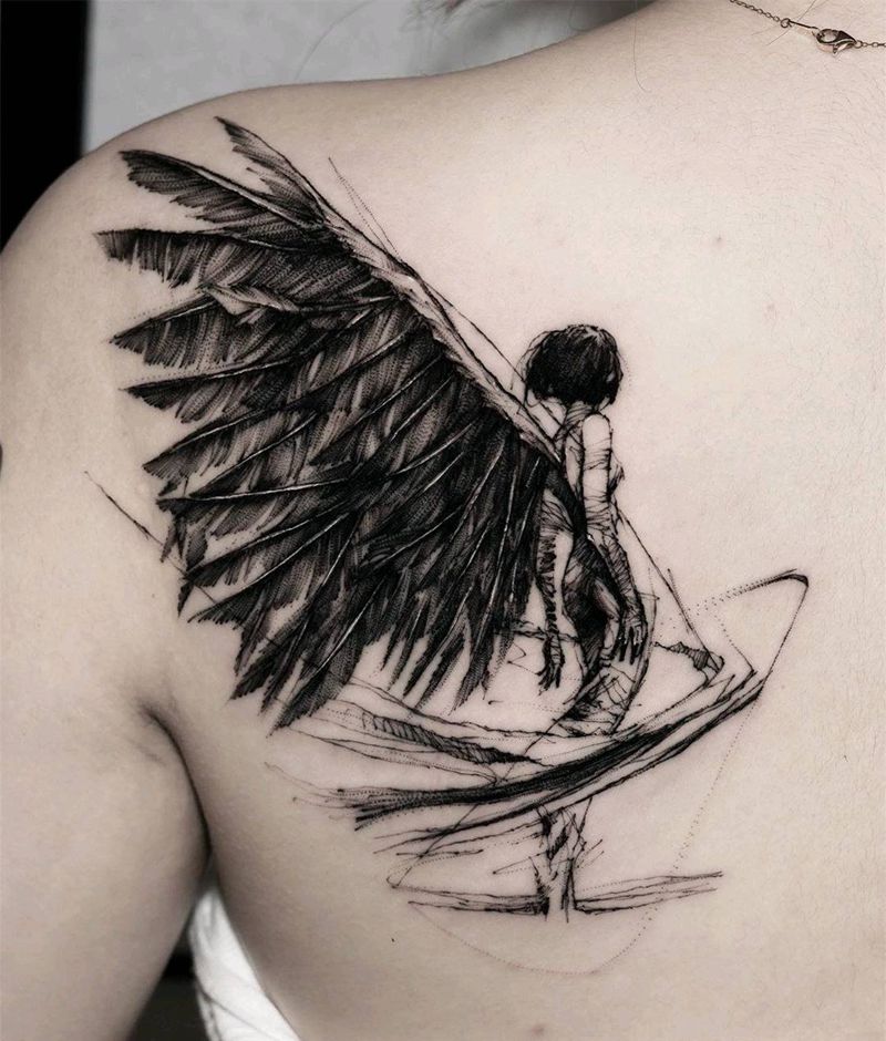 翅膀纹身图片_背部点刺几何纹身图案