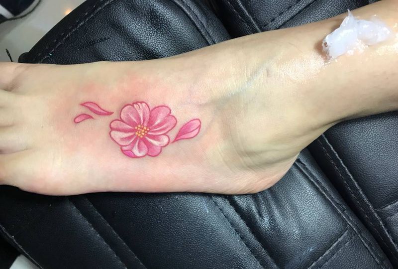 樱花字母纹身图片