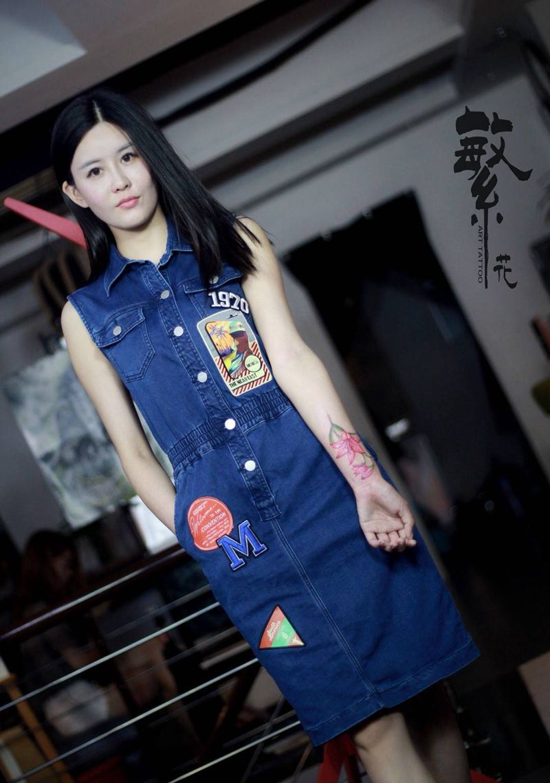 百合遮盖纹身图片_成品手稿手部手臂清新传统植物原创伤疤遮盖纹身图案