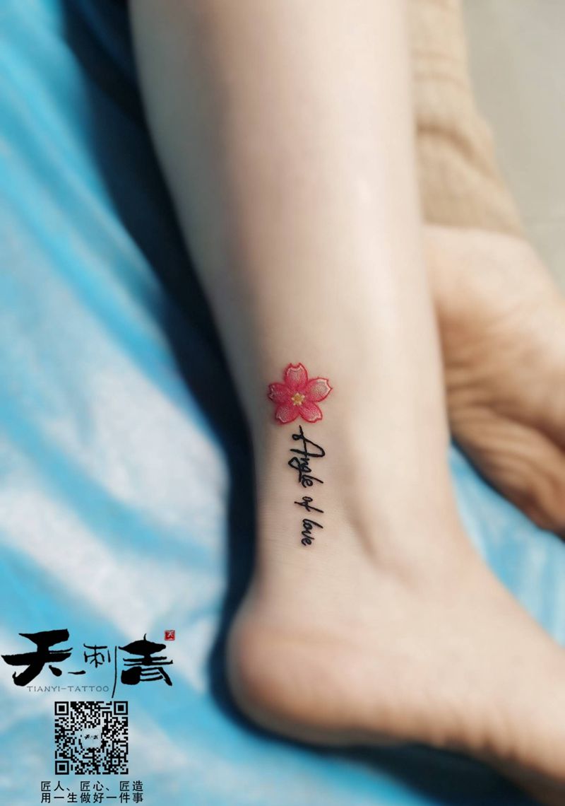 两个小图纹身图片_手部腿部水彩纹身图案