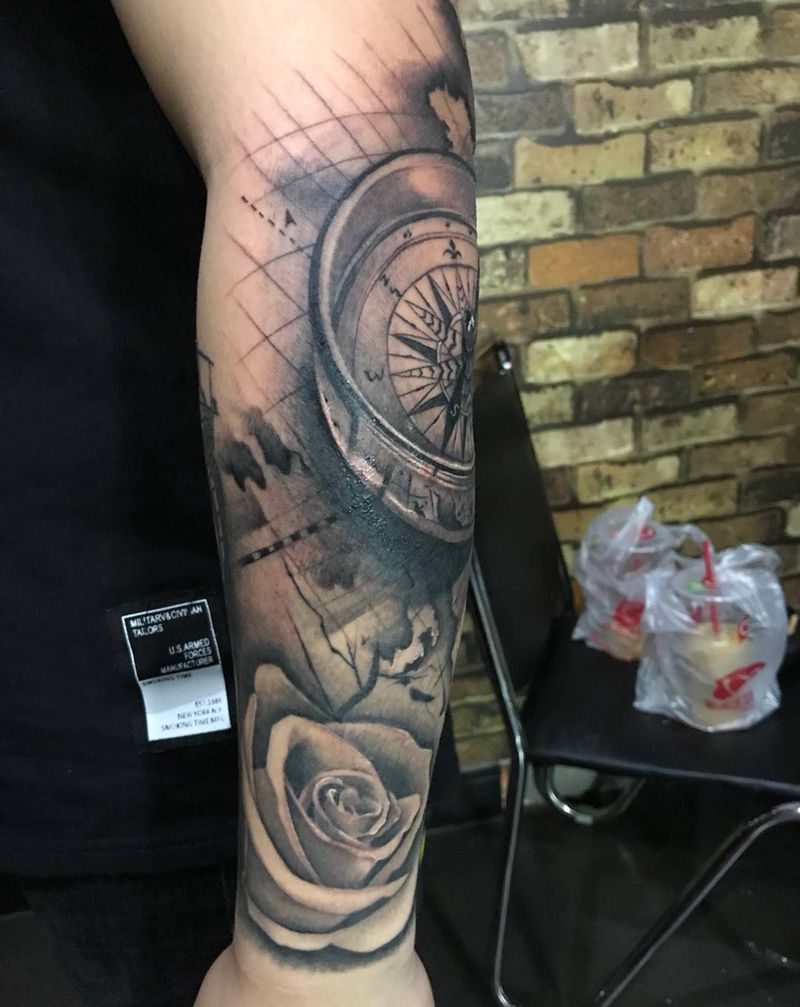 指南针花纹身图片