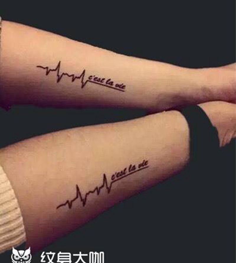 夏天情侣虐狗图纹身图片