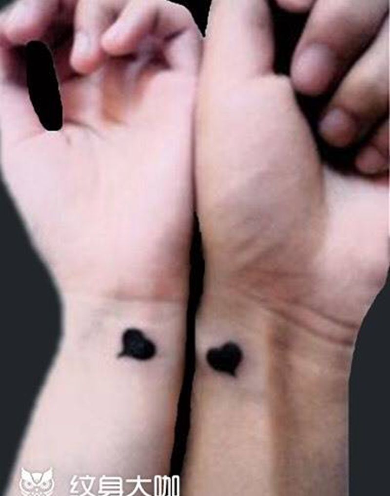 夏天情侣虐狗图纹身图片