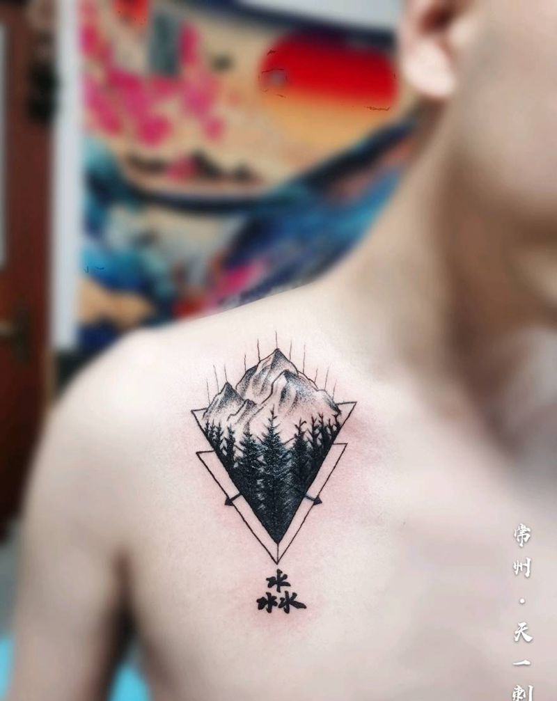 遮盖纹身图片_胸部点刺几何纹身图案