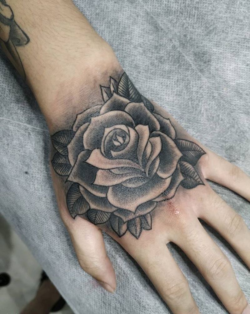 手背纹身图片_手部Old School纹身图案