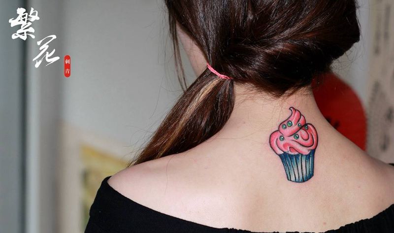 蝴蝶 燕子翅膀 狮子 指虎纹身图片_成品手稿手臂手部脚部清新几何肖像传统字符纹身图案