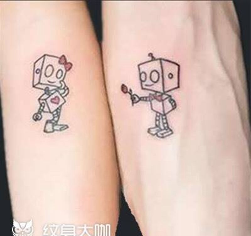 夏天情侣虐狗图纹身图片