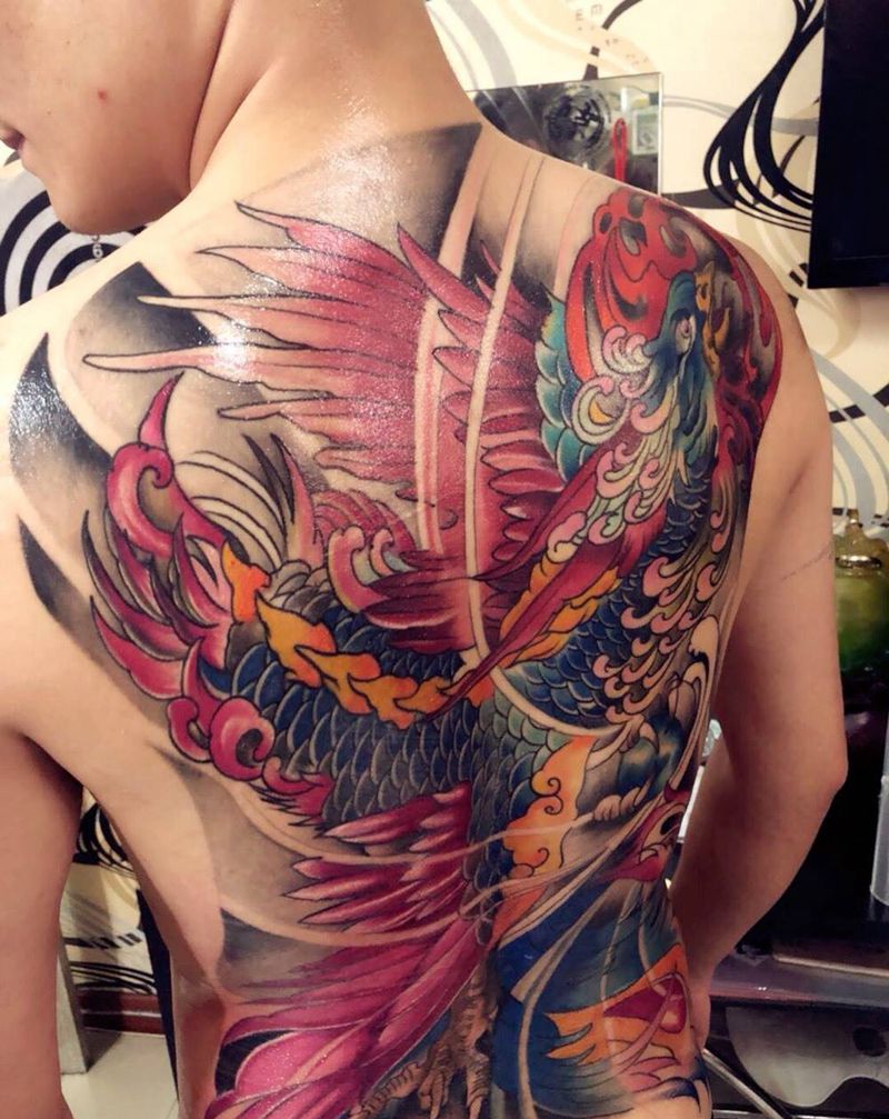 满背凤凰纹身图片